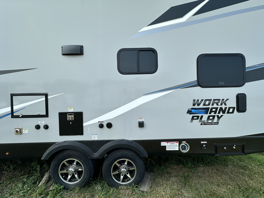 2024_WORKANDPLAY_27KB