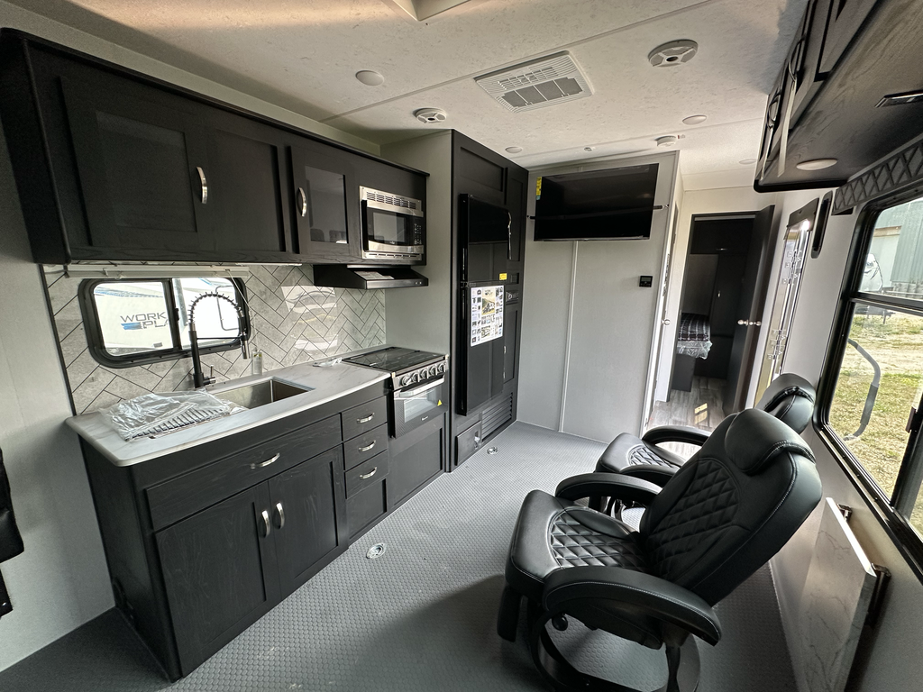 2024_WORKANDPLAY_27KB