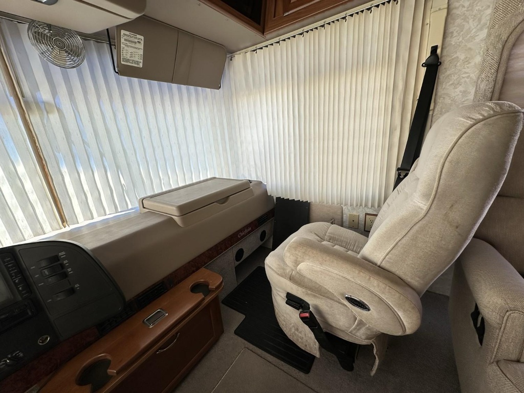 1998 WINNEBAGO chieftain z240