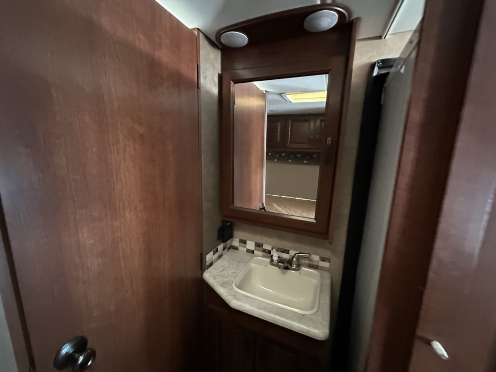 2017_Mercedes1_2401S