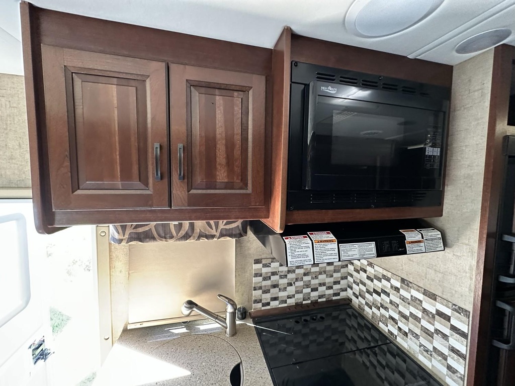 2017_Mercedes2_2401S