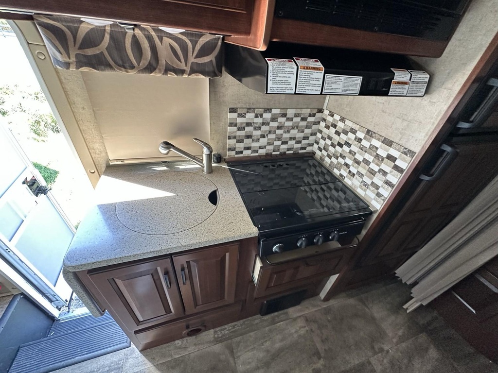 2017_Mercedes2_2401S